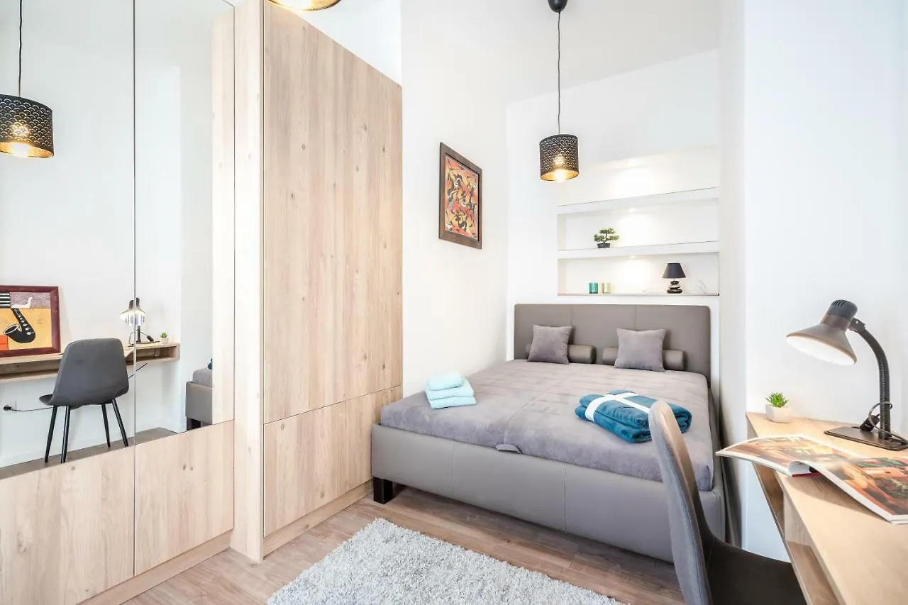 Bpr Thrill Design Home With A/C Budapest 0*,  Hongrie